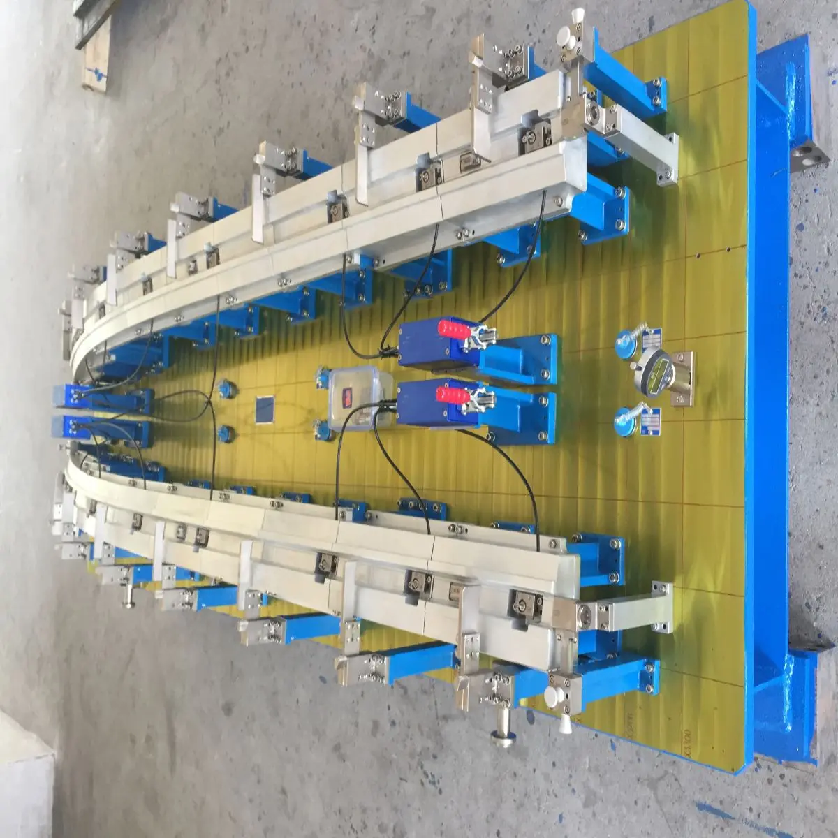 Checking fixture water cut seal strip characteristic line detection