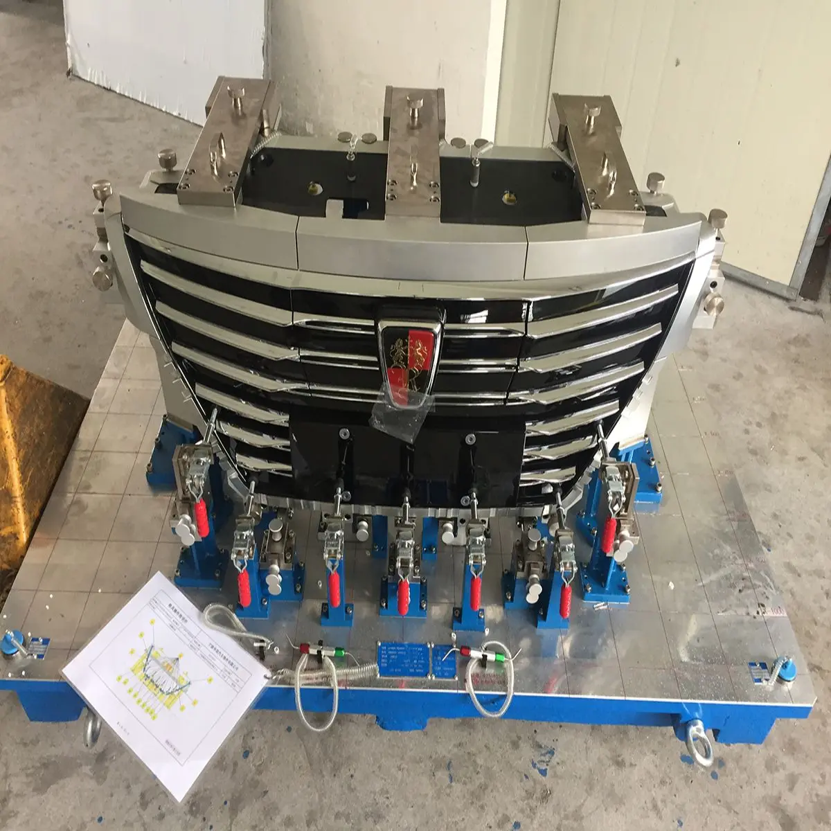 Checking fixture car front grille detection tool to improve car safety